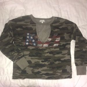 Cropped “style” KISS pull over.